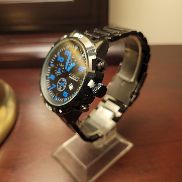 New Men's Blue Curren Chronometer Watch - Picture 2 of 3